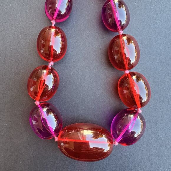Vintage Joan Rivers Pink Red Purple Acrylic Lucite Beaded Knotted Necklace 24" - Picture 3 of 7